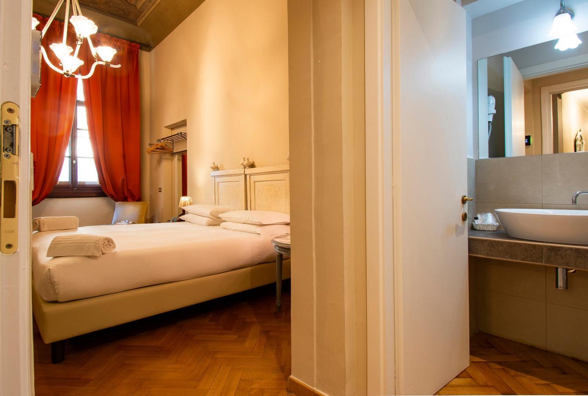 N4U Guest House Florence Exterior photo