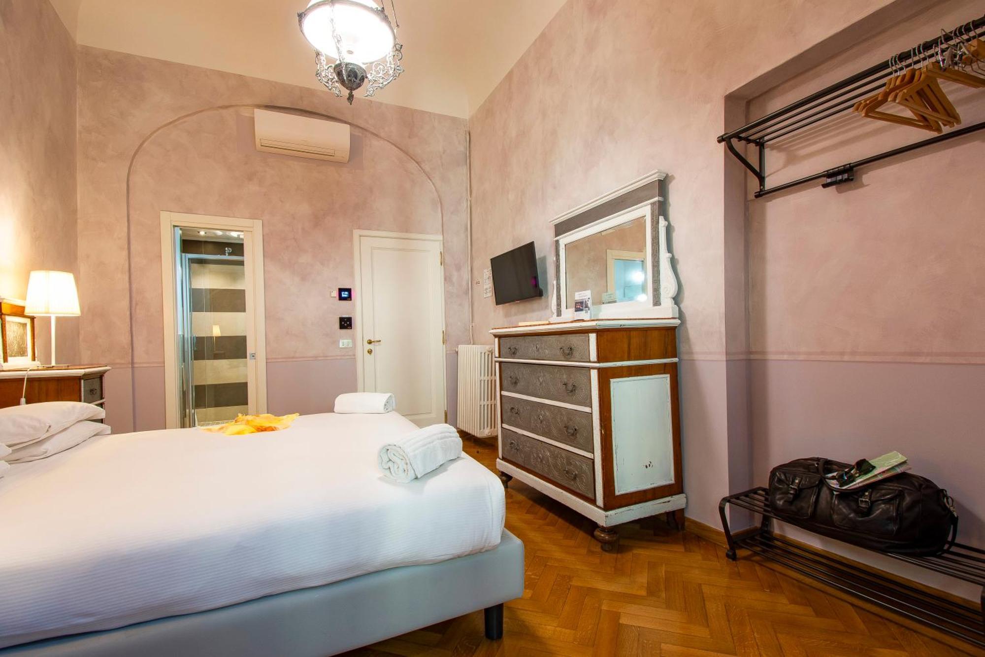 N4U Guest House Florence Exterior photo